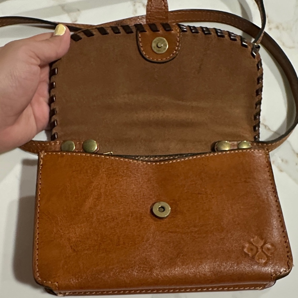 Patricia Nash Tooled Leather Crossbody Bag in Warm Brown - Picture 5 of 13